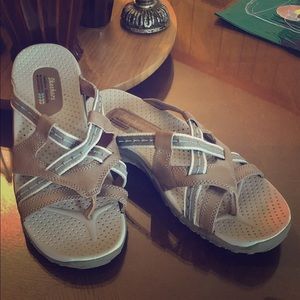 Sketchers sandals size 9